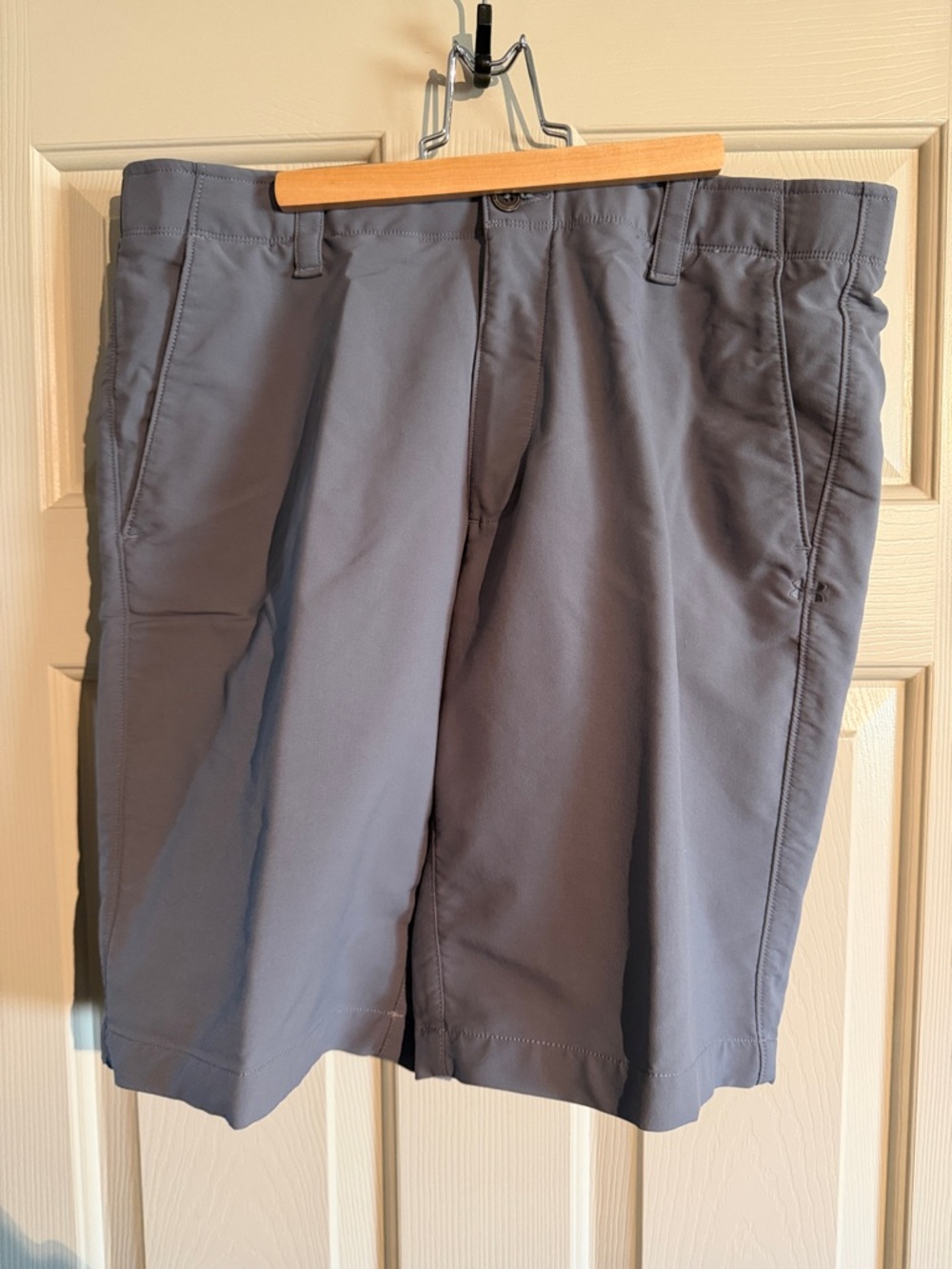 Under Armour Men's Gray Flat-Front Performance Shorts